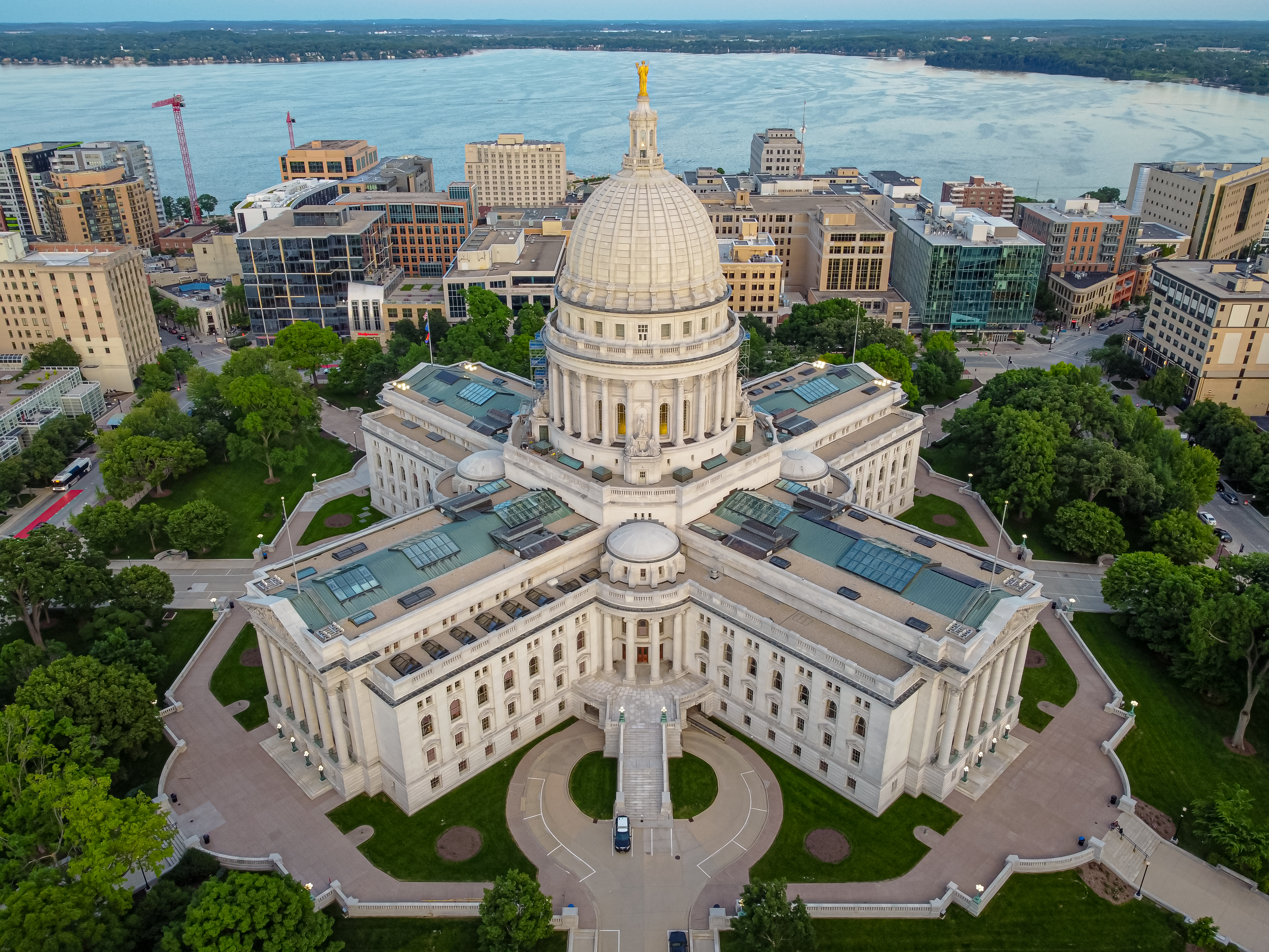 Madison skyline and Wisconsin State Capitol